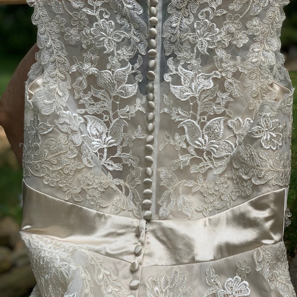 Wedding dress. Size US 10. - Picture 13 of 14